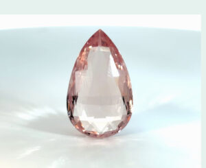 モルガナイト　20.3CT